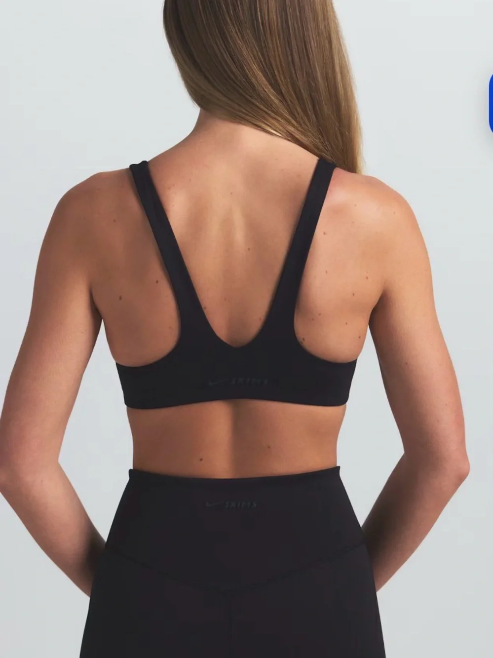NIKE SKIMS Scoop Neck Bra Black NTW - Picture 2 of 3